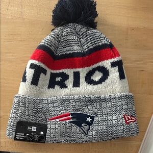 New Era New England Patriots NFL Logo Knit Hat with Pom-Pom